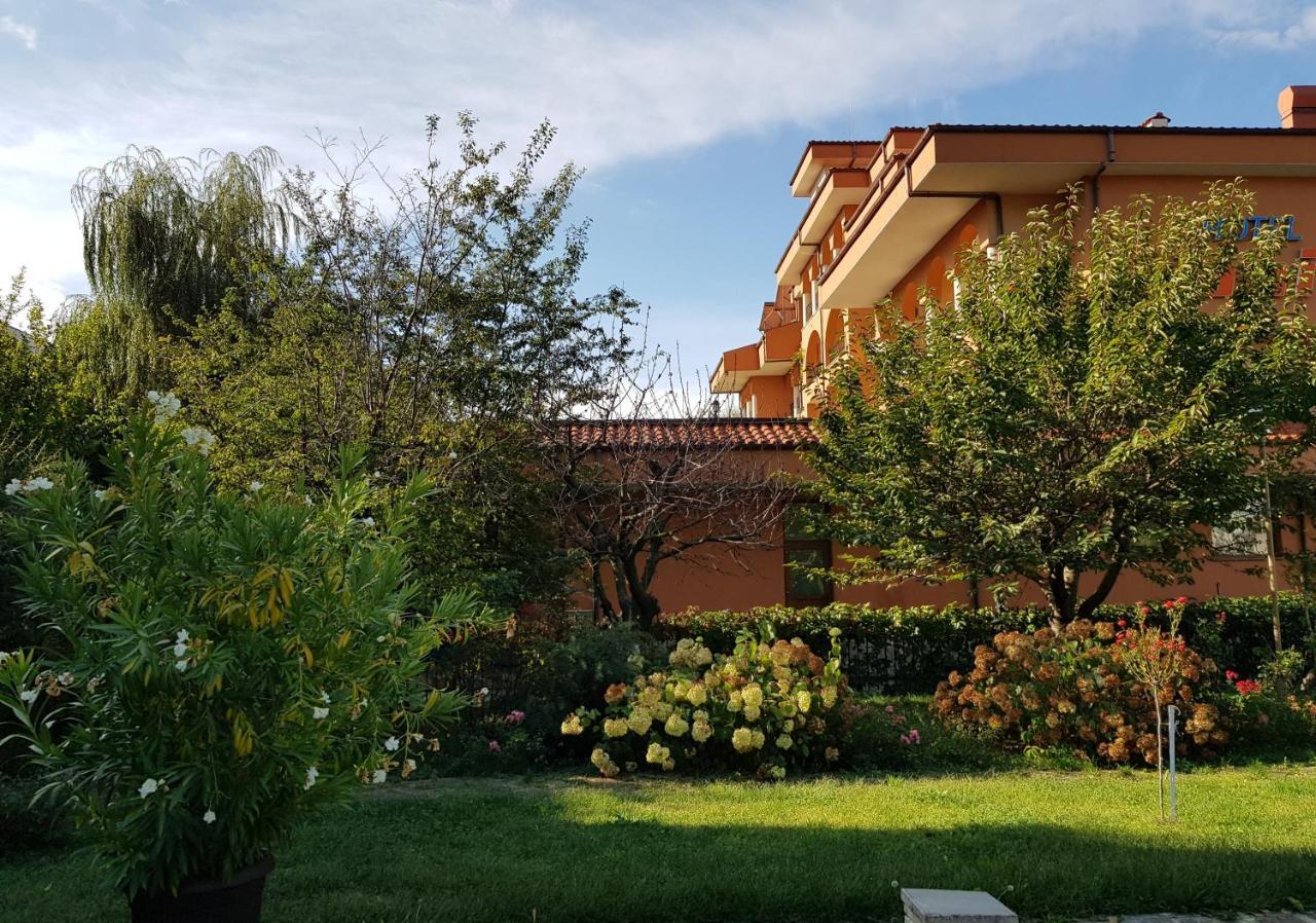 Family Hotel Magnolia 阳光海滩 外观 照片