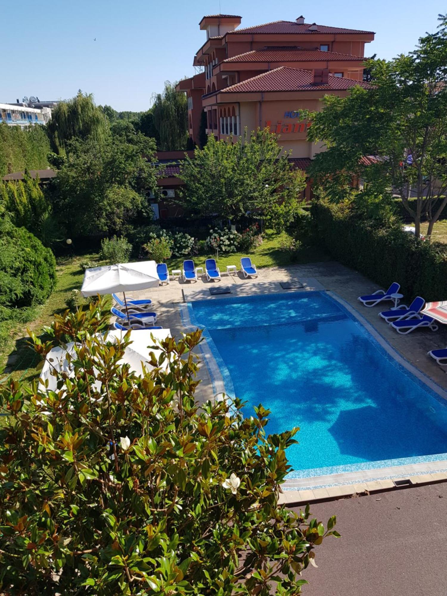 Family Hotel Magnolia 阳光海滩 外观 照片